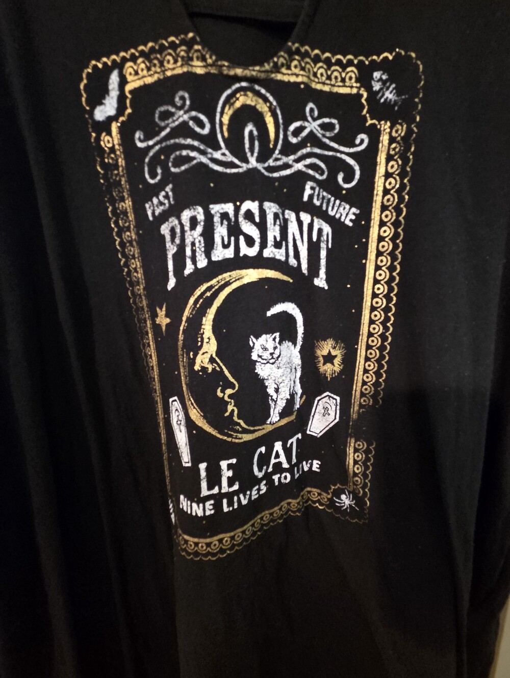 Torrid 4x Coffin-Le Cat Tarot Shimmery Gold Print Slash Front Tee - Picture 4 of 5